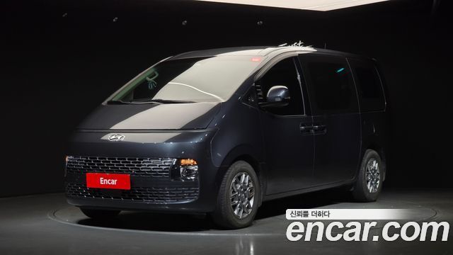 Hyundai Staria 2022 — photo 1