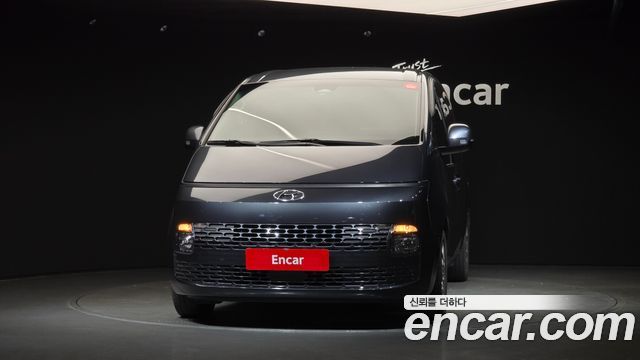 Hyundai Staria 2022 — photo 3