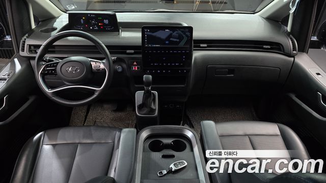 Hyundai Staria 2022 — photo 10