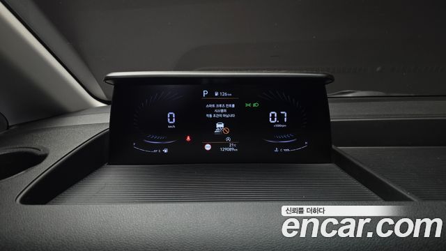 Hyundai Staria 2022 — photo 11