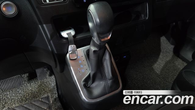 Hyundai Staria 2022 — photo 12