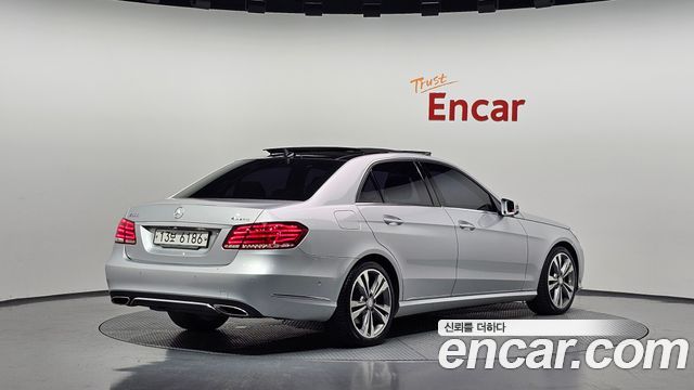 Mercedes-Benz E-Class 2014 — photo 2