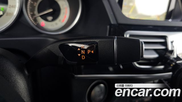 Mercedes-Benz E-Class 2014 — photo 9