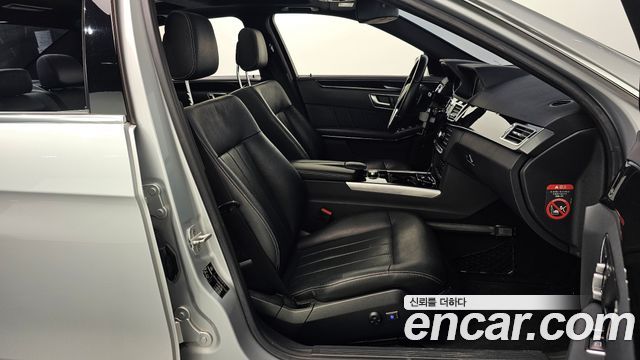 Mercedes-Benz E-Class 2014 — photo 11