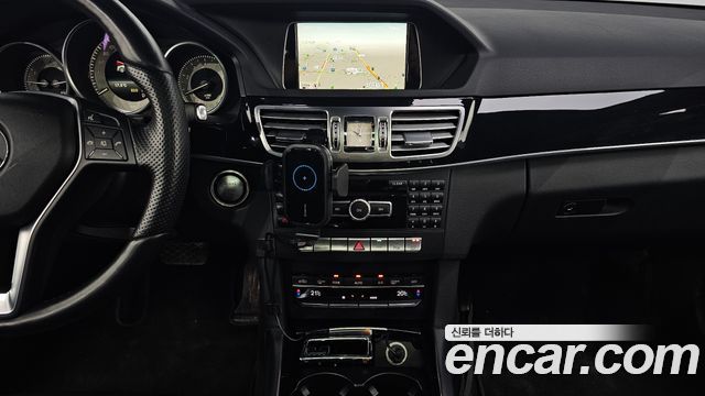 Mercedes-Benz E-Class 2014 — photo 14