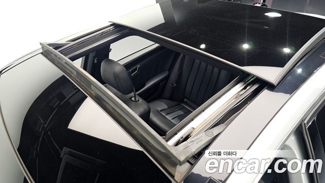 Mercedes-Benz E-Class 2014 — photo 19