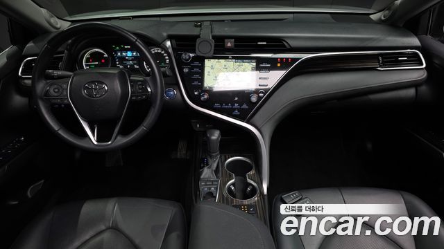 Toyota Camry 2018 — photo 10