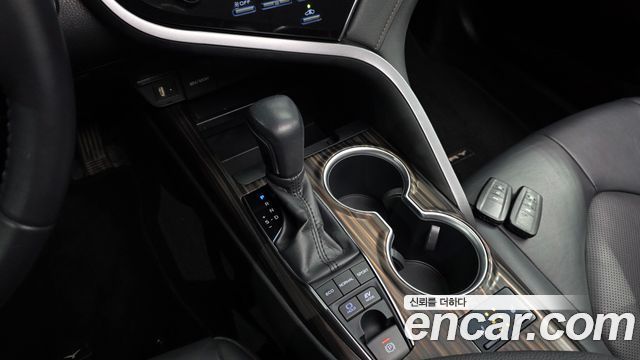 Toyota Camry 2018 — photo 12