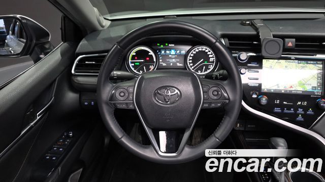 Toyota Camry 2018 — photo 19