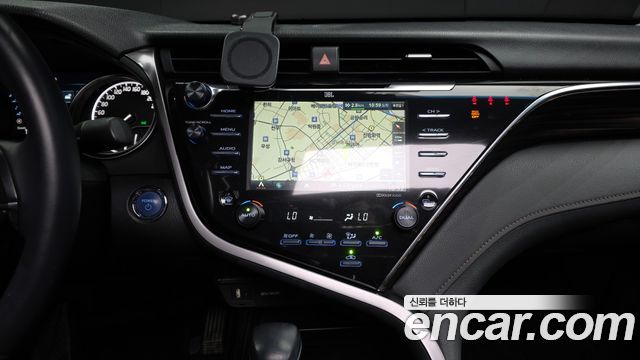Toyota Camry 2018 — photo 20