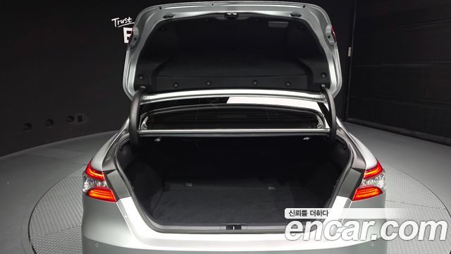 Toyota Camry 2018 — photo 26