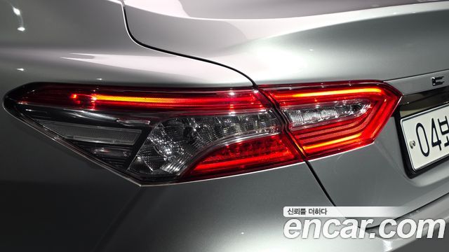 Toyota Camry 2018 — photo 9