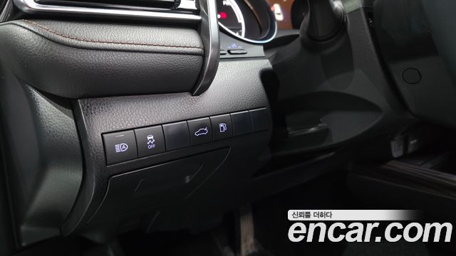Toyota Camry 2018 — photo 28