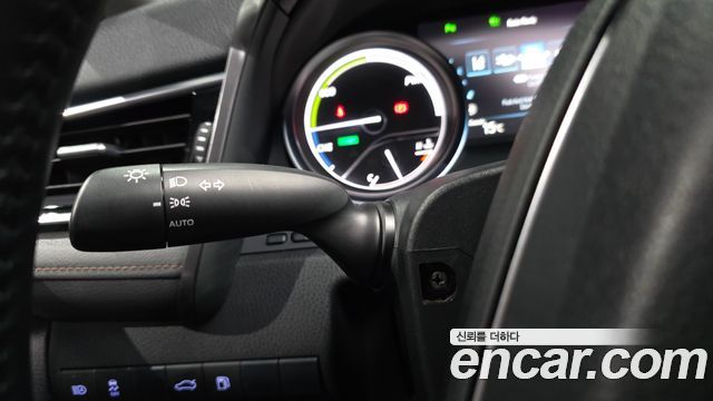 Toyota Camry 2018 — photo 30