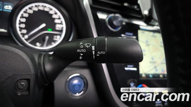 Toyota Camry 2018 — photo 31