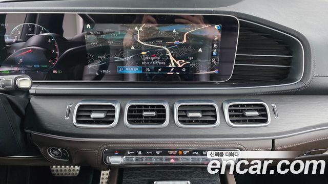 Mercedes-Benz GLS-Class 2022 — photo 19