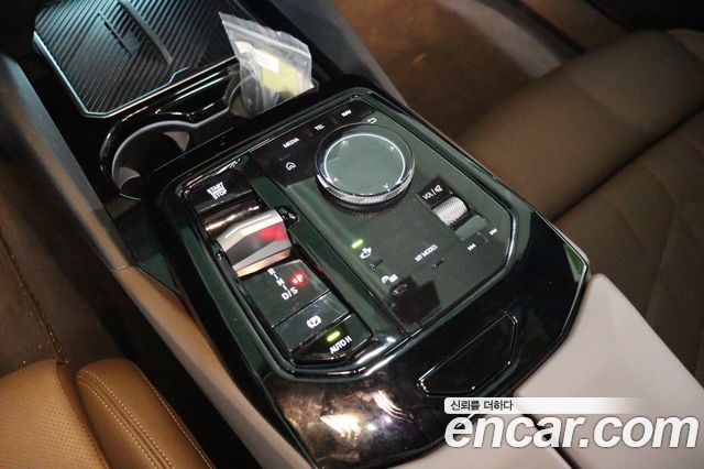 BMW 5-Series 2024 — photo 16