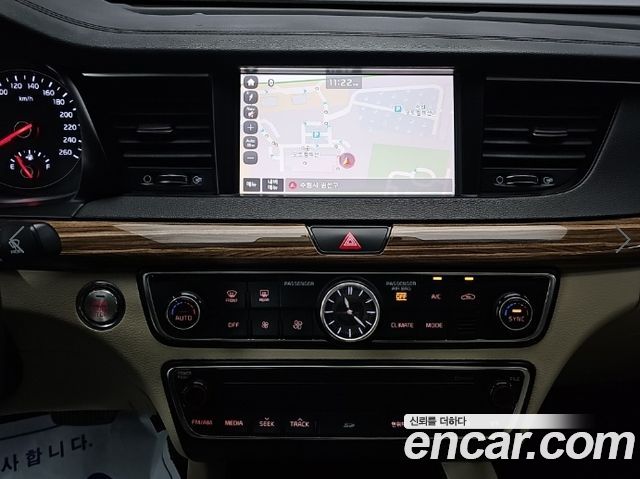 Kia K7 2016 — photo 11