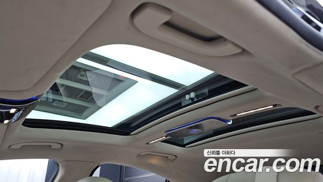 Mercedes-Benz S-Class 2021 — photo 18