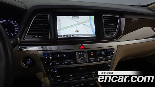 Genesis G80 2020 — photo 12