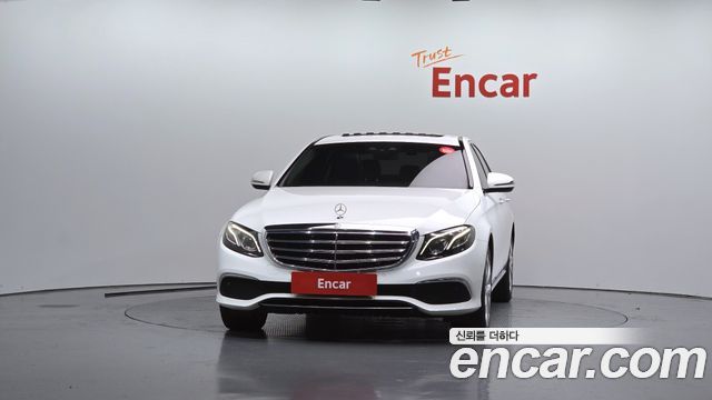 Mercedes-Benz E-Class 2017 — photo 3