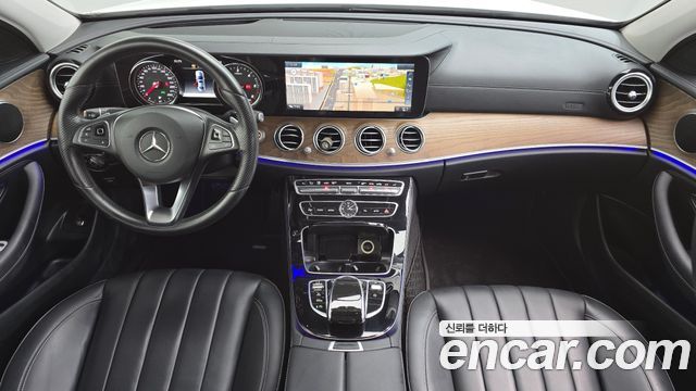Mercedes-Benz E-Class 2017 — photo 7