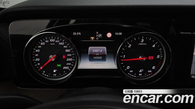 Mercedes-Benz E-Class 2017 — photo 8