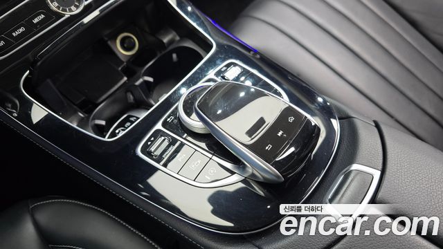Mercedes-Benz E-Class 2017 — photo 16