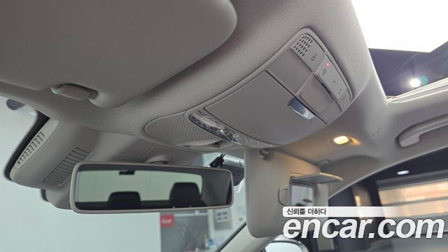 Mercedes-Benz E-Class 2017 — photo 17
