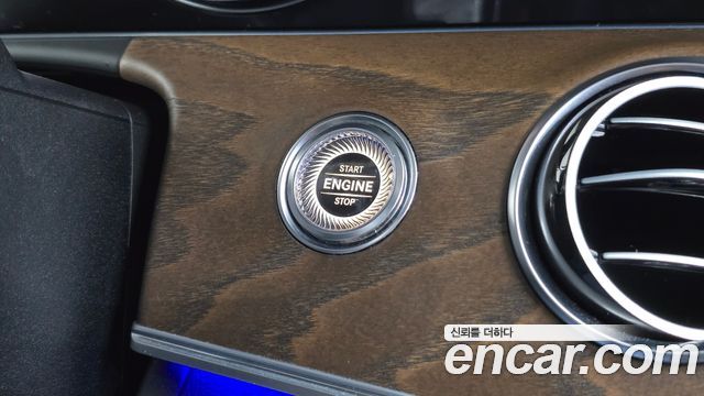 Mercedes-Benz E-Class 2017 — photo 19