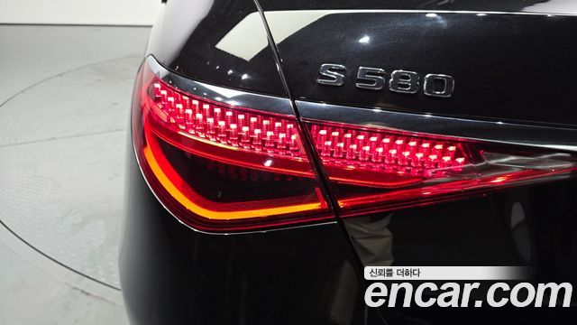 Mercedes-Benz S-Class 2021 — photo 9