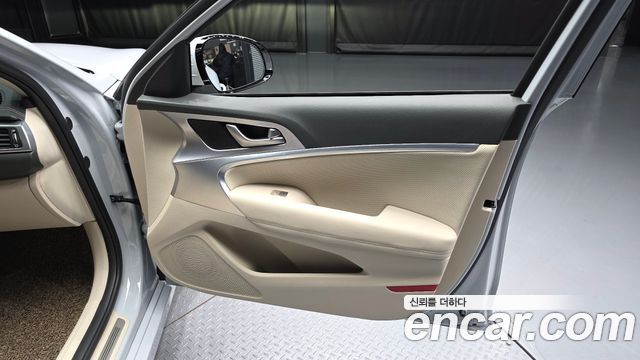 Genesis G70 2022 — photo 14