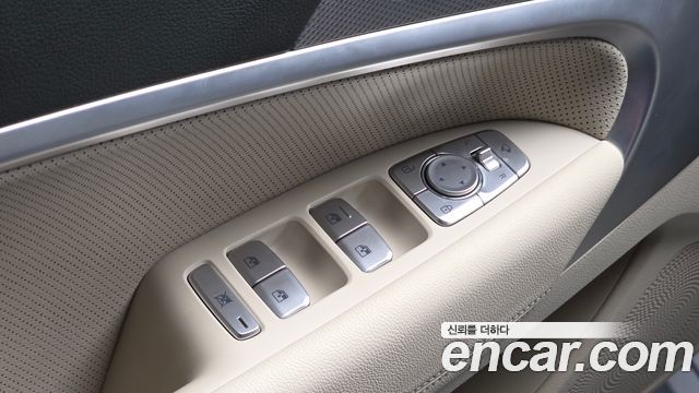 Genesis G70 2022 — photo 30