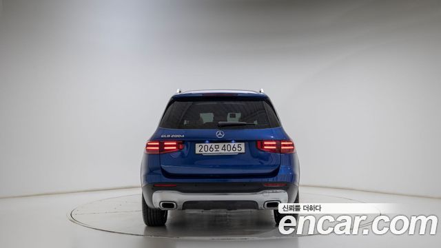 Mercedes-Benz GLB-Class 2025 — photo 4
