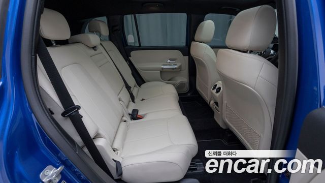 Mercedes-Benz GLB-Class 2025 — photo 10