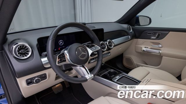 Mercedes-Benz GLB-Class 2025 — photo 13