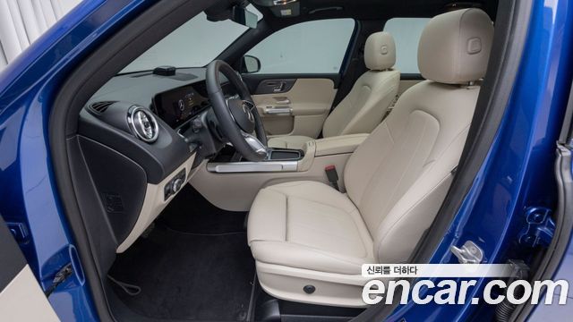 Mercedes-Benz GLB-Class 2025 — photo 14