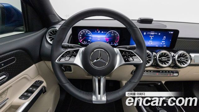 Mercedes-Benz GLB-Class 2025 — photo 20