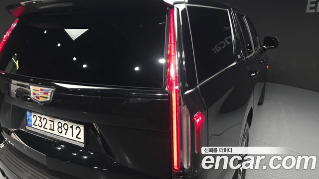 Cadillac Escalade 2023 — photo 9