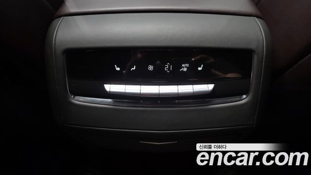 Cadillac Escalade 2023 — photo 34