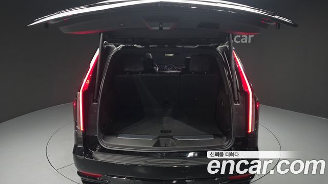Cadillac Escalade 2023 — photo 37