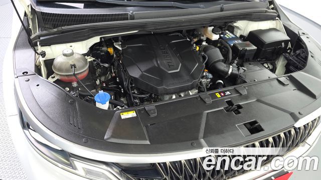 Kia Canival 2023 — photo 6