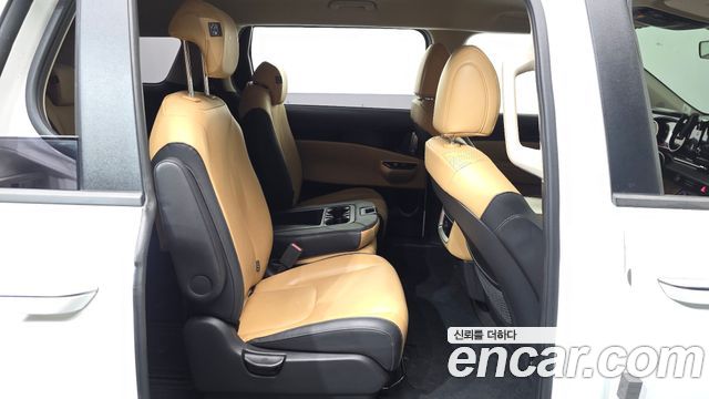 Kia Canival 2023 — photo 12