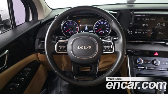 Kia Canival 2023 — photo 13