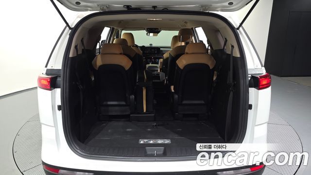 Kia Canival 2023 — photo 20