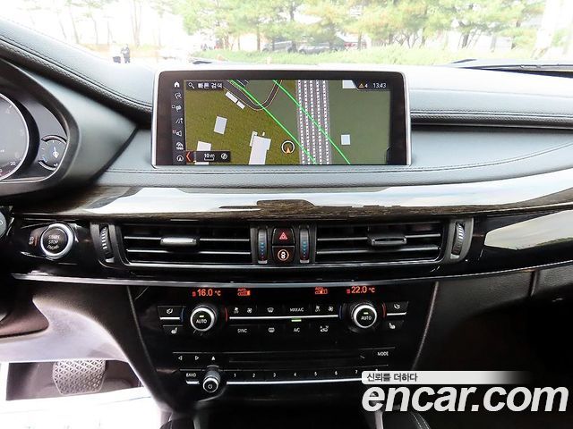 BMW X6 2018 — photo 16