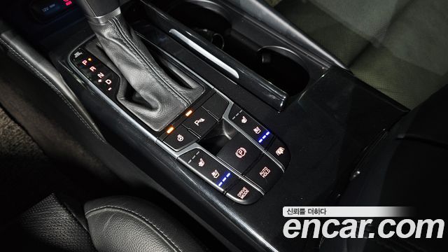 Kia K7 2017 — photo 18