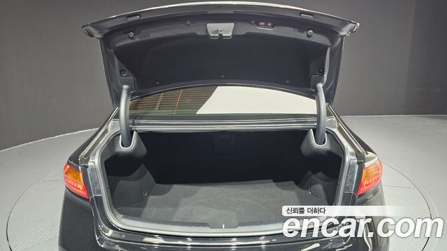 Kia K7 2017 — photo 20