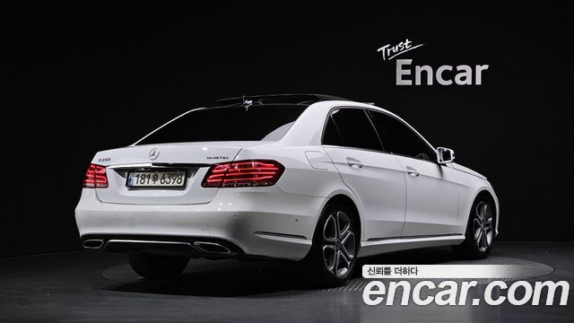 Mercedes-Benz E-Class 2016 — photo 2
