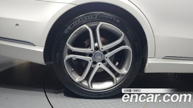 Mercedes-Benz E-Class 2016 — photo 5